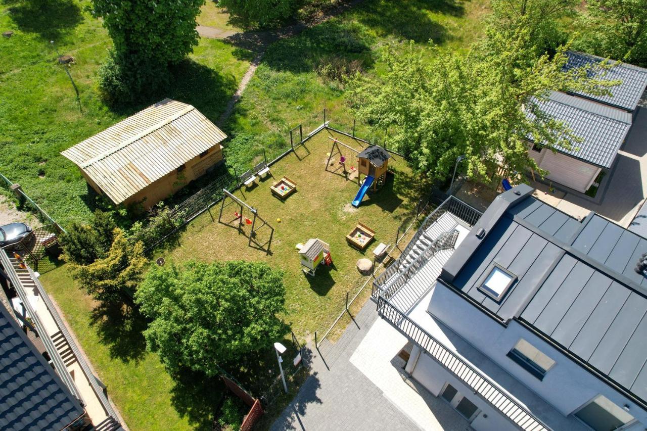 Apartamenty Aleja Roz ミエンジズドロイェ エクステリア 写真